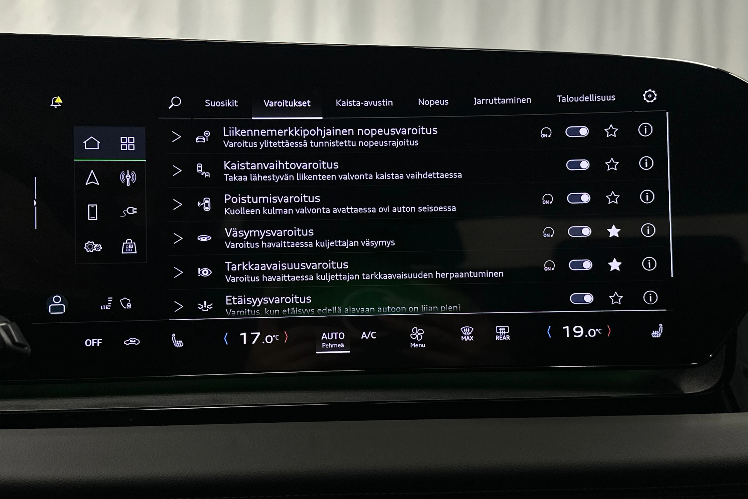 harmaa Audi Q6 e-tron 2025 kuva 24.