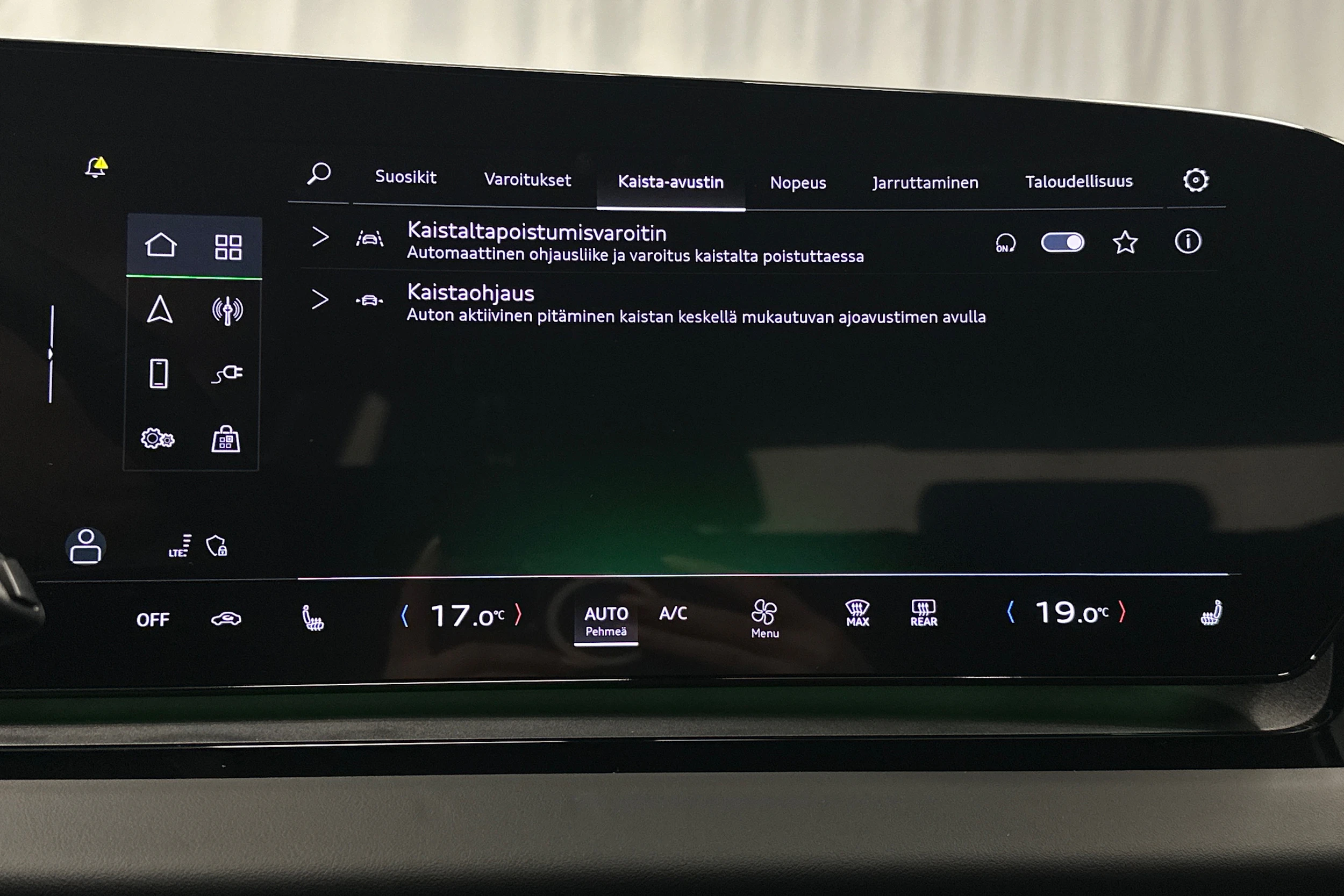 harmaa Audi Q6 e-tron 2025 kuva 25.