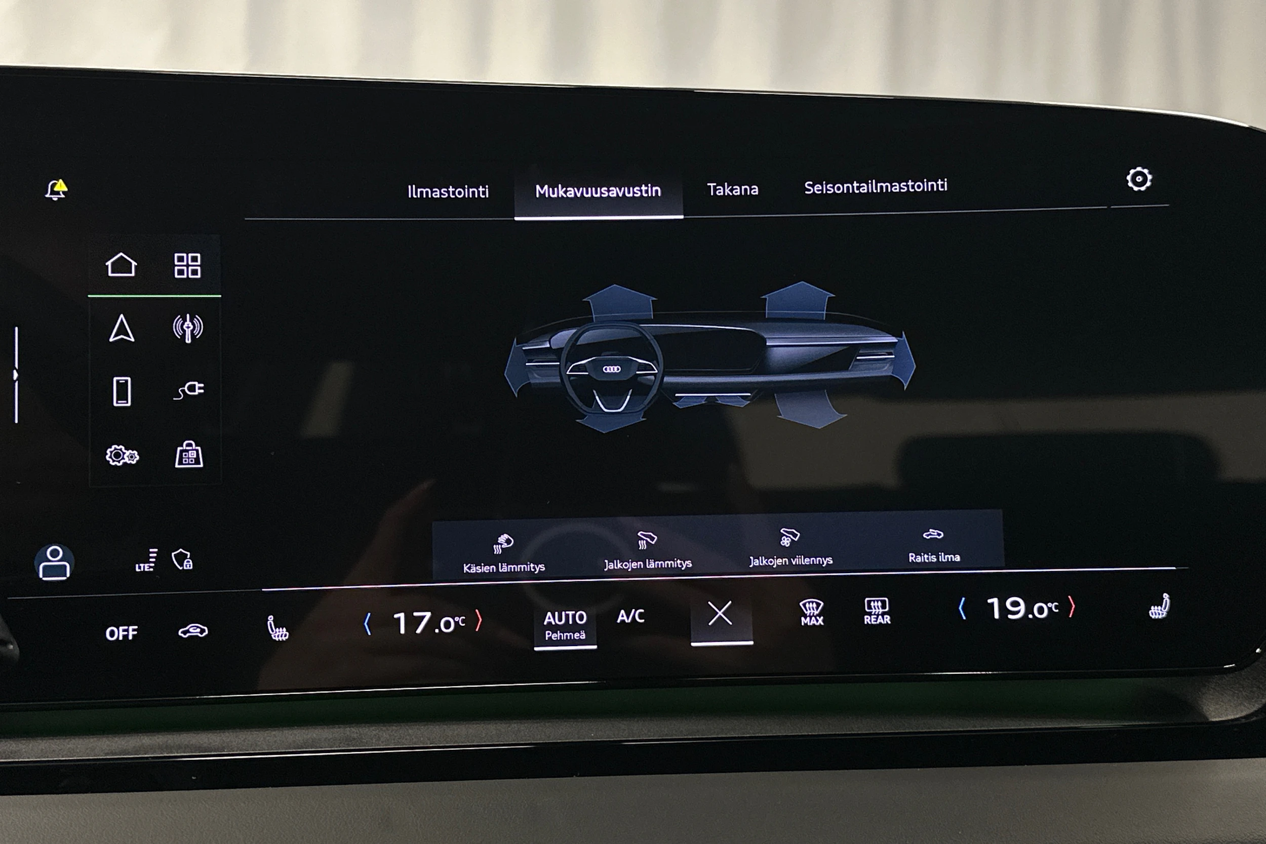 harmaa Audi Q6 e-tron 2025 kuva 30.