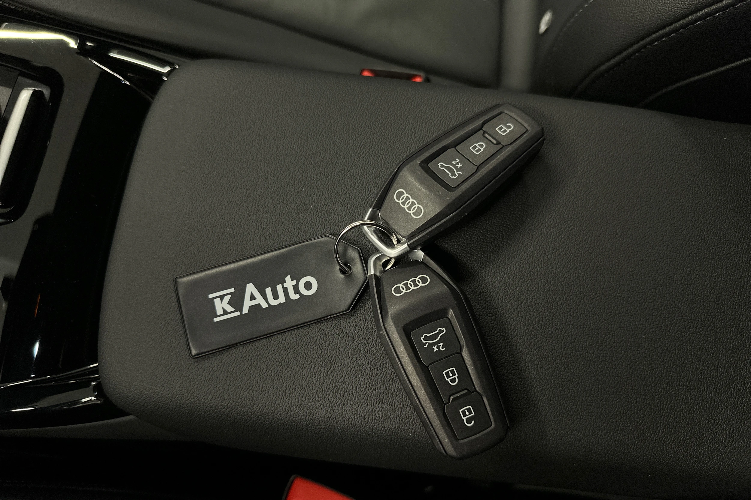 harmaa Audi Q6 e-tron 2025 kuva 41.