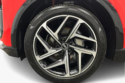 punainen Audi Q6 e-tron 2025 kuva 9.