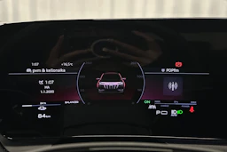 punainen Audi Q6 e-tron 2025 kuva 14.
