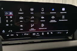 punainen Audi Q6 e-tron 2025 kuva 16.
