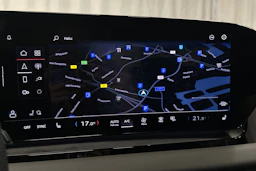 punainen Audi Q6 e-tron 2025 kuva 17.
