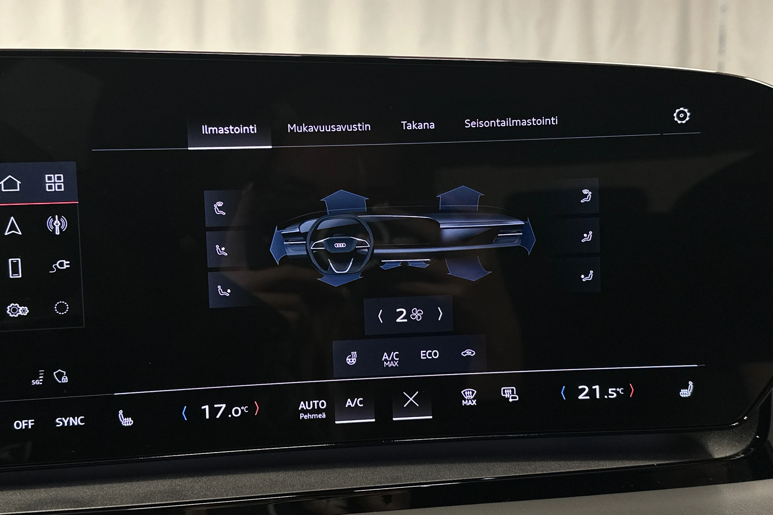 punainen Audi Q6 e-tron 2025 kuva 29.