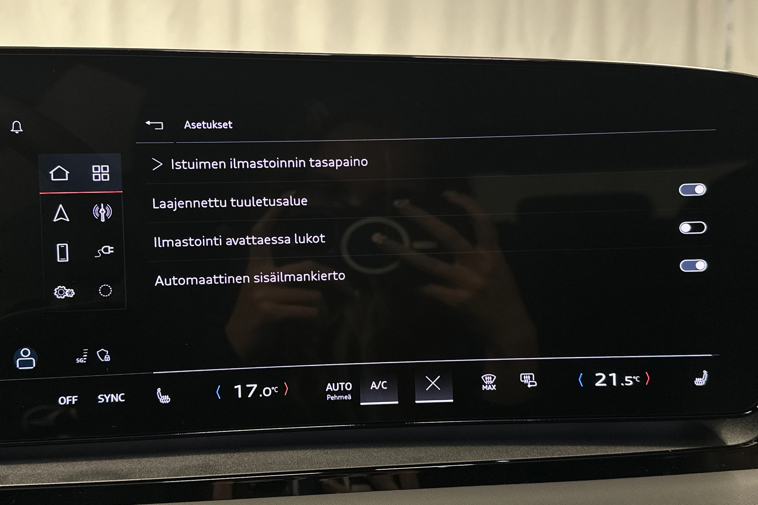 punainen Audi Q6 e-tron 2025 kuva 32.