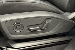 punainen Audi Q6 e-tron 2025 kuva 38.