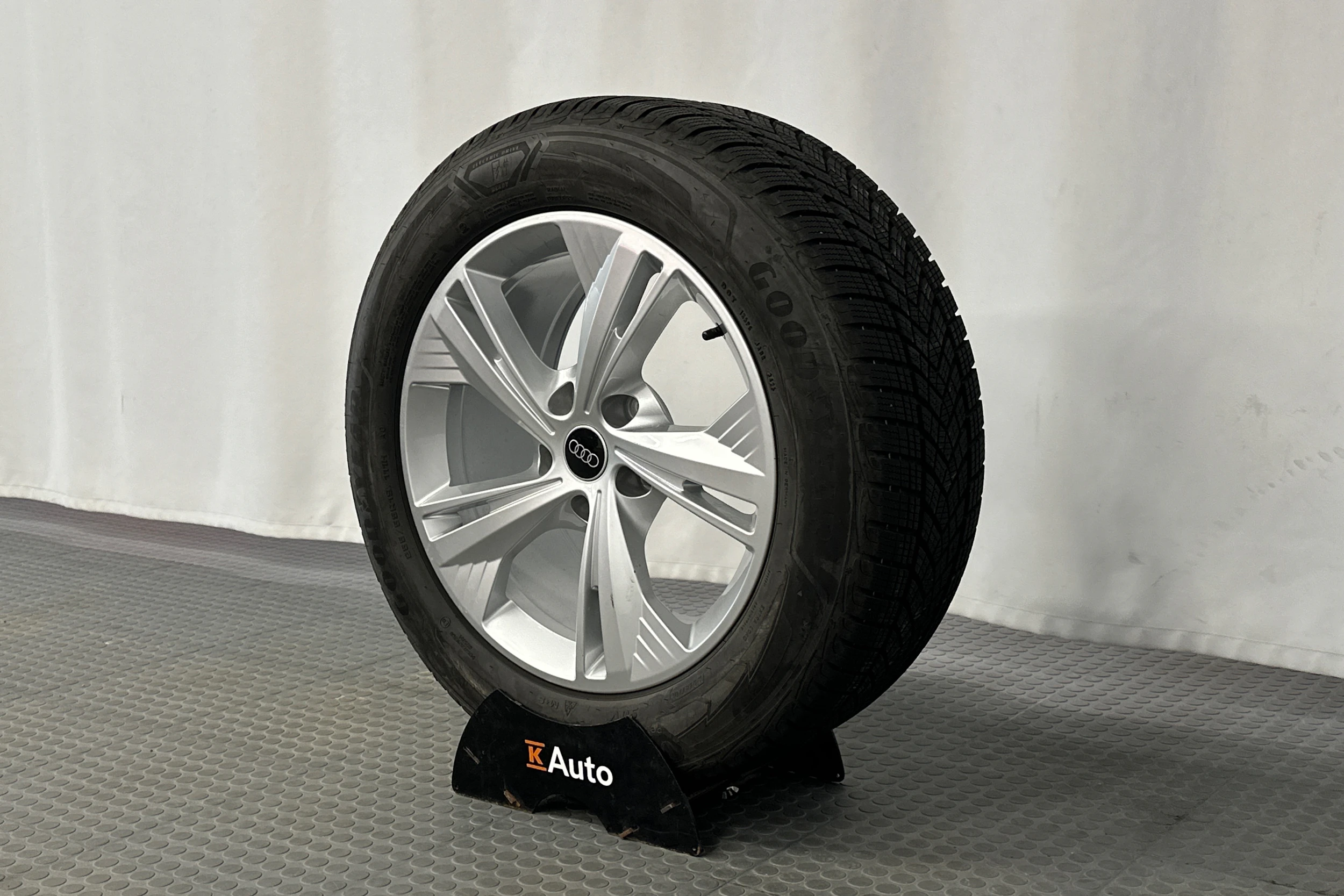 sininen Audi Q6 e-tron 2025 kuva 10.