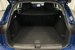 sininen Audi Q6 e-tron 2025 kuva 11.