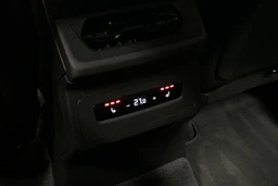 sininen Audi Q6 e-tron 2025 kuva 14.