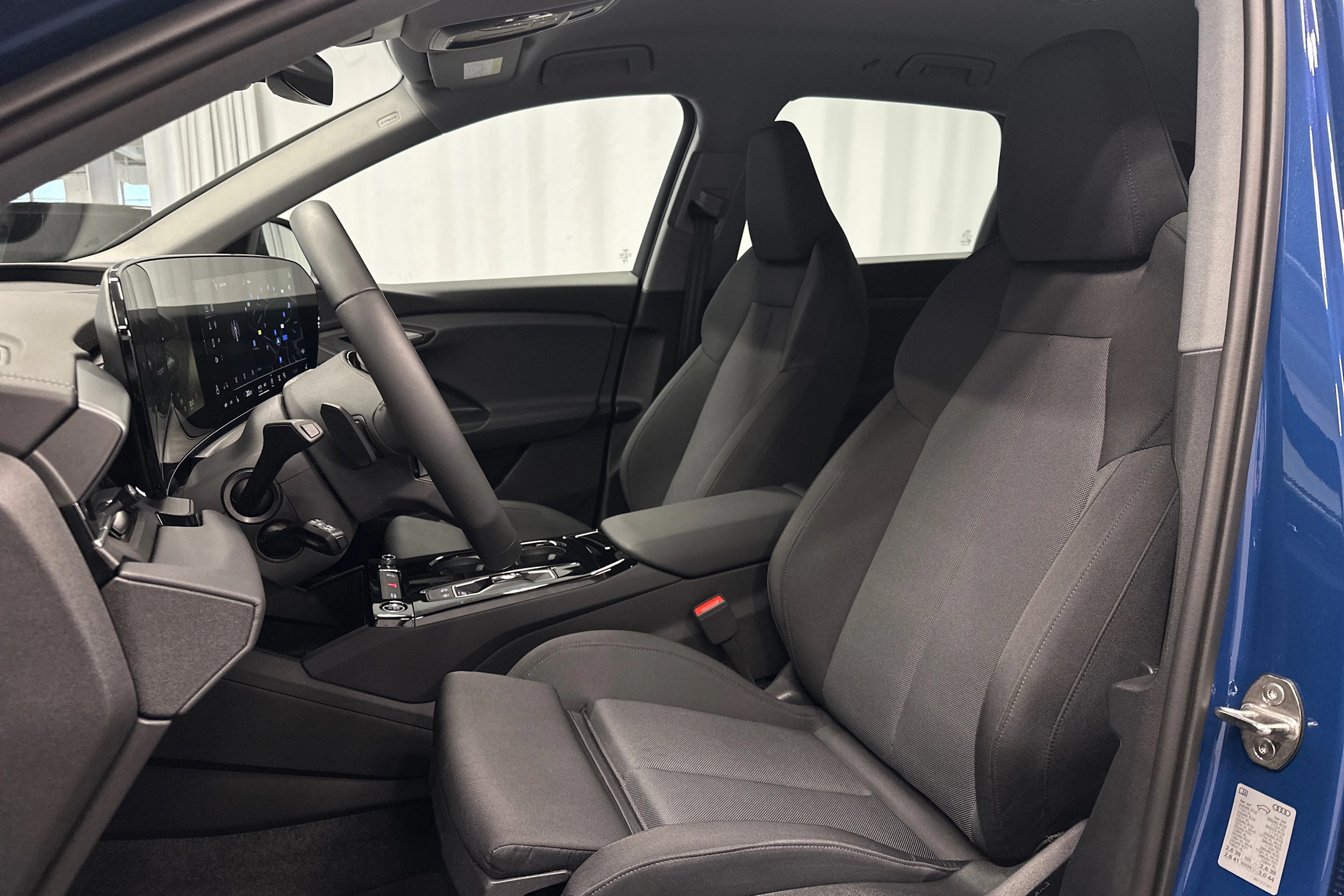 sininen Audi Q6 e-tron 2025 kuva 15.