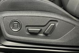 sininen Audi Q6 e-tron 2025 kuva 16.
