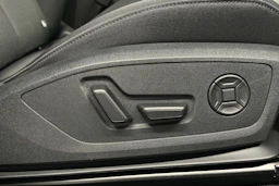 sininen Audi Q6 e-tron 2025 kuva 18.