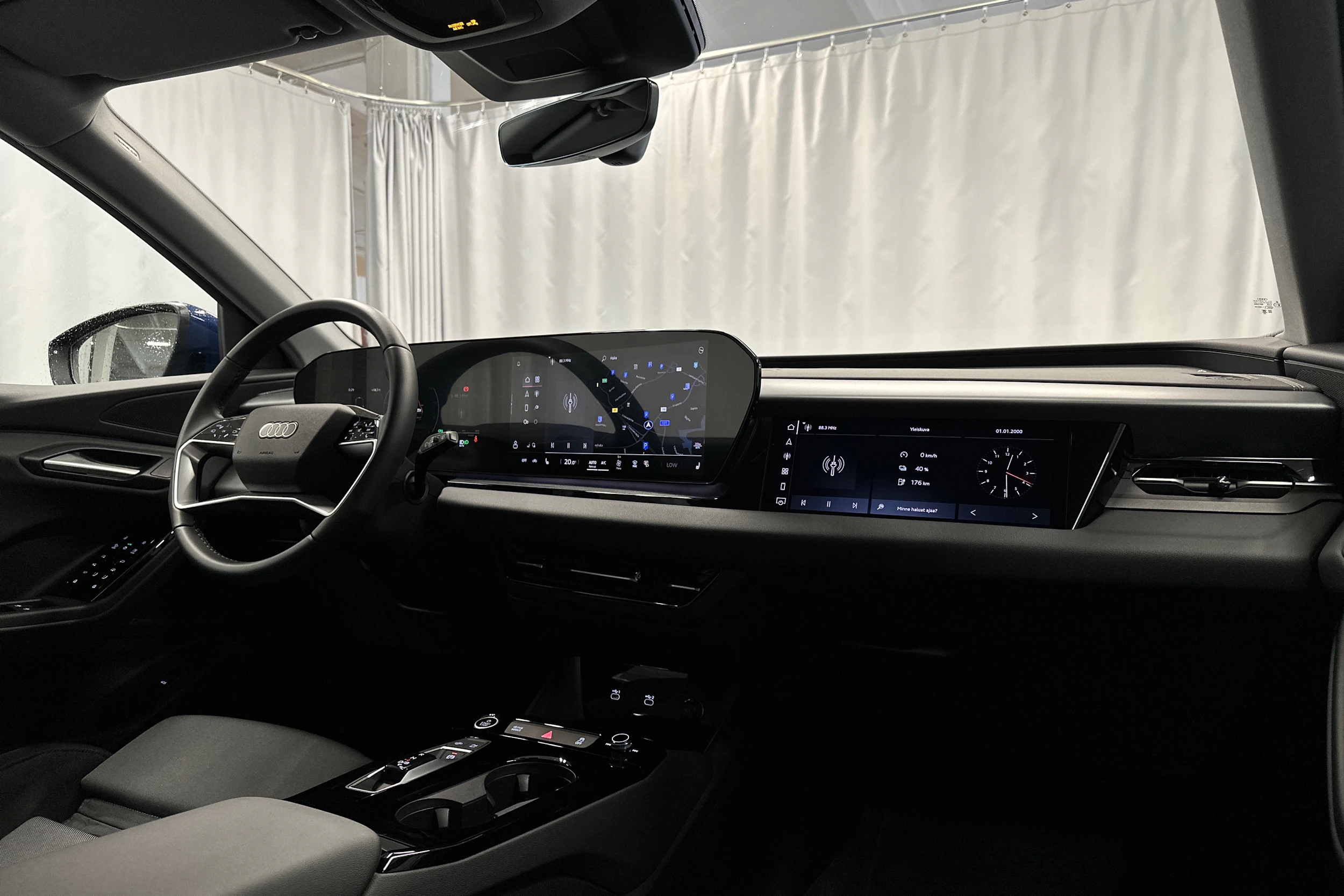 sininen Audi Q6 e-tron 2025 kuva 19.
