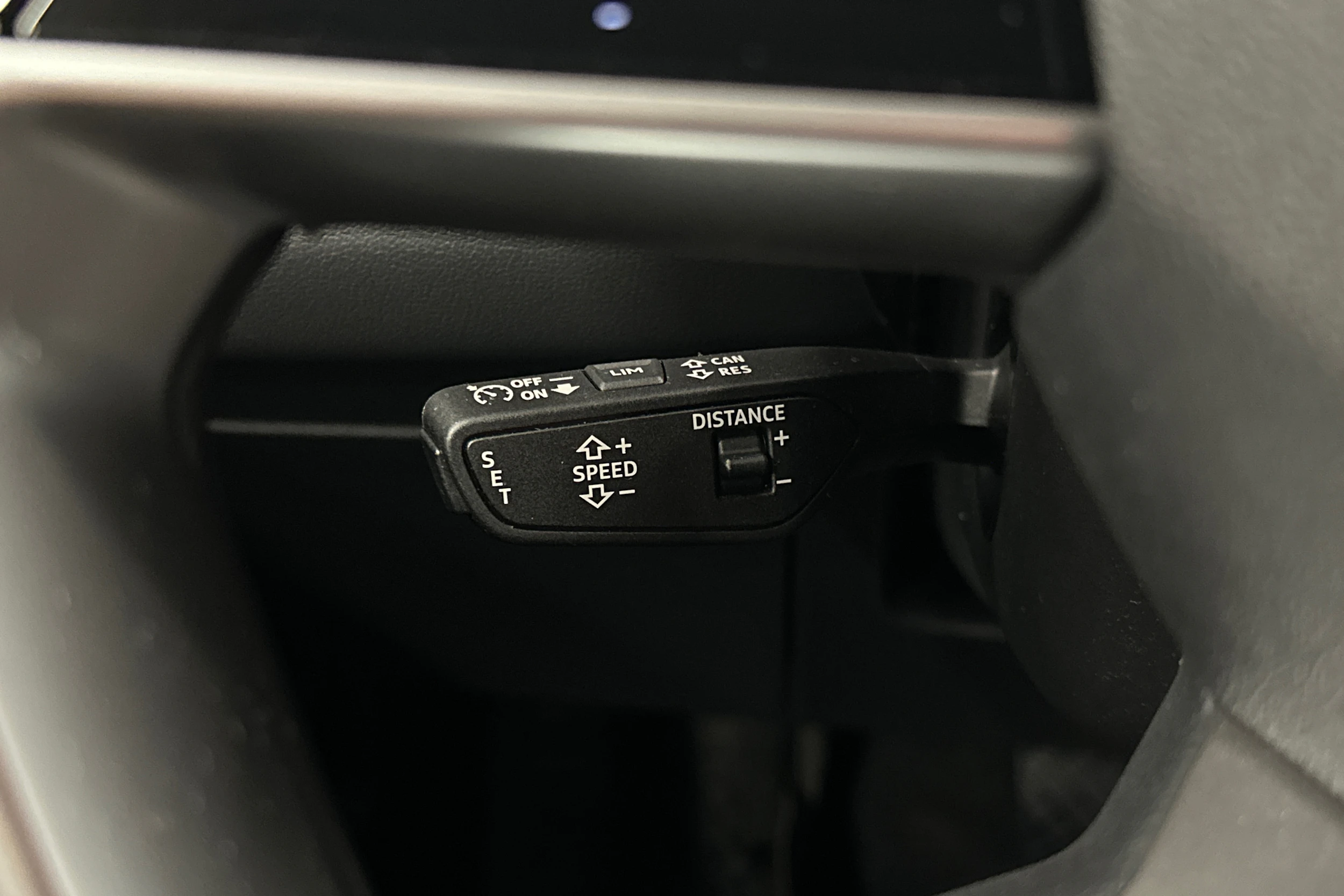 sininen Audi Q6 e-tron 2025 kuva 23.