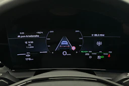 sininen Audi Q6 e-tron 2025 kuva 24.