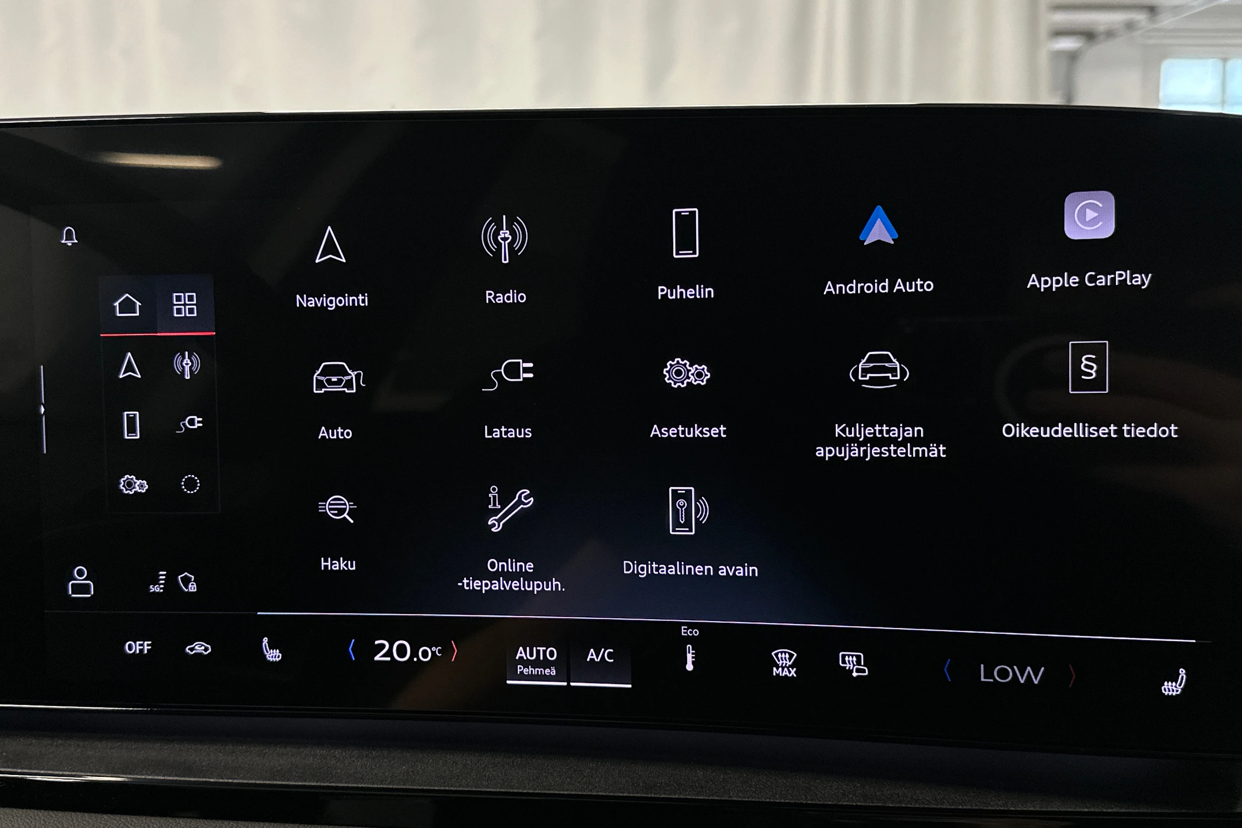 sininen Audi Q6 e-tron 2025 kuva 25.