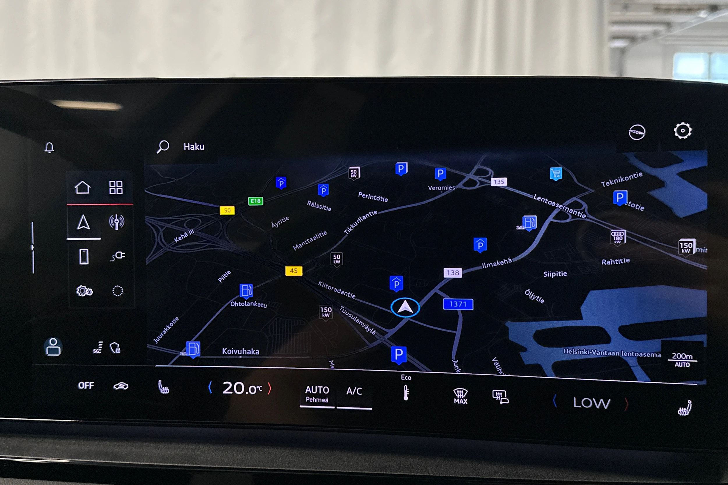 sininen Audi Q6 e-tron 2025 kuva 26.