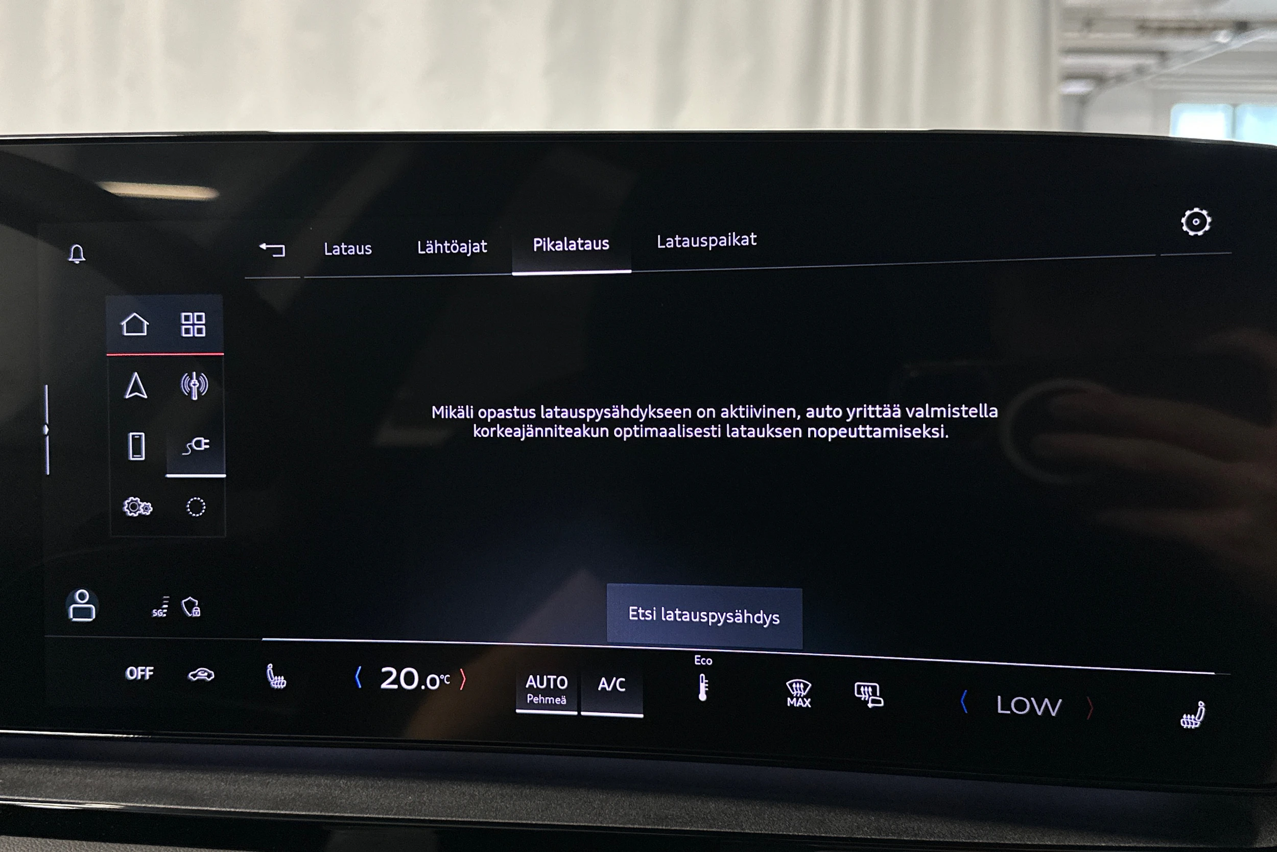 sininen Audi Q6 e-tron 2025 kuva 27.