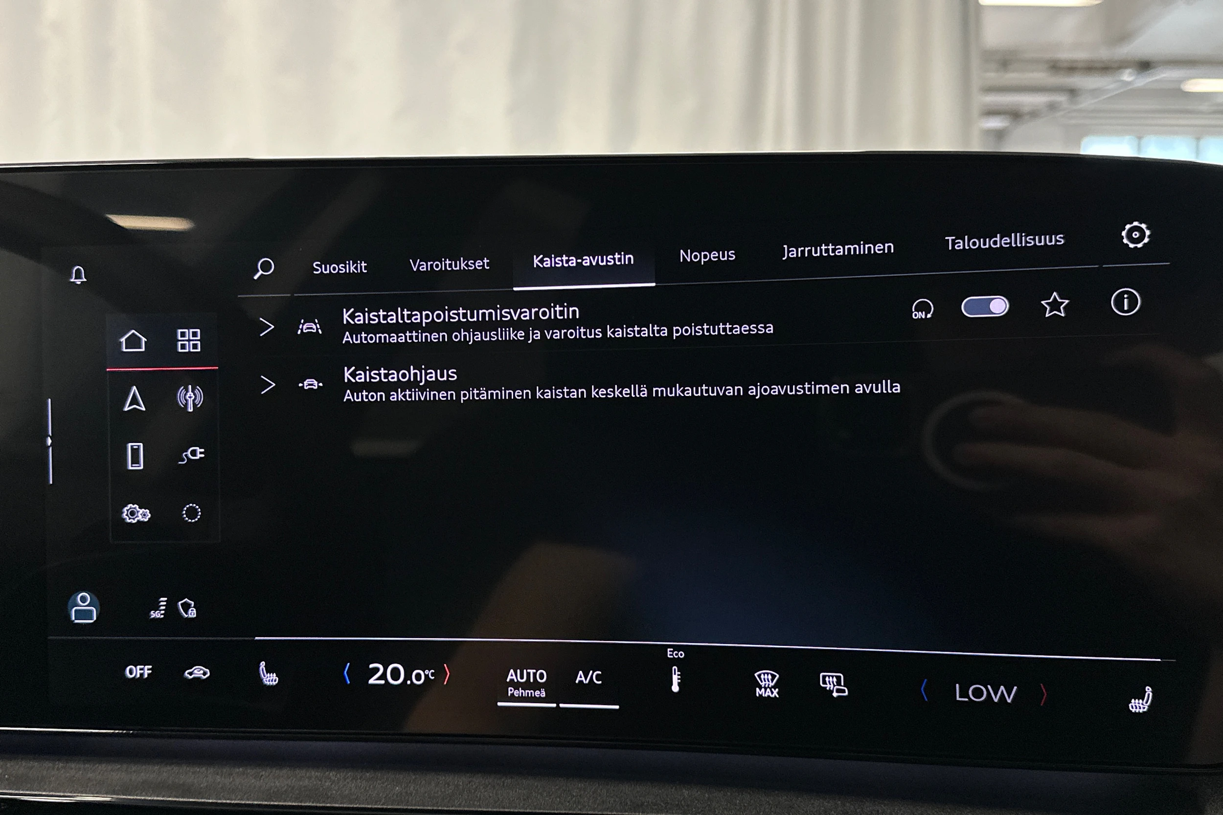 sininen Audi Q6 e-tron 2025 kuva 30.