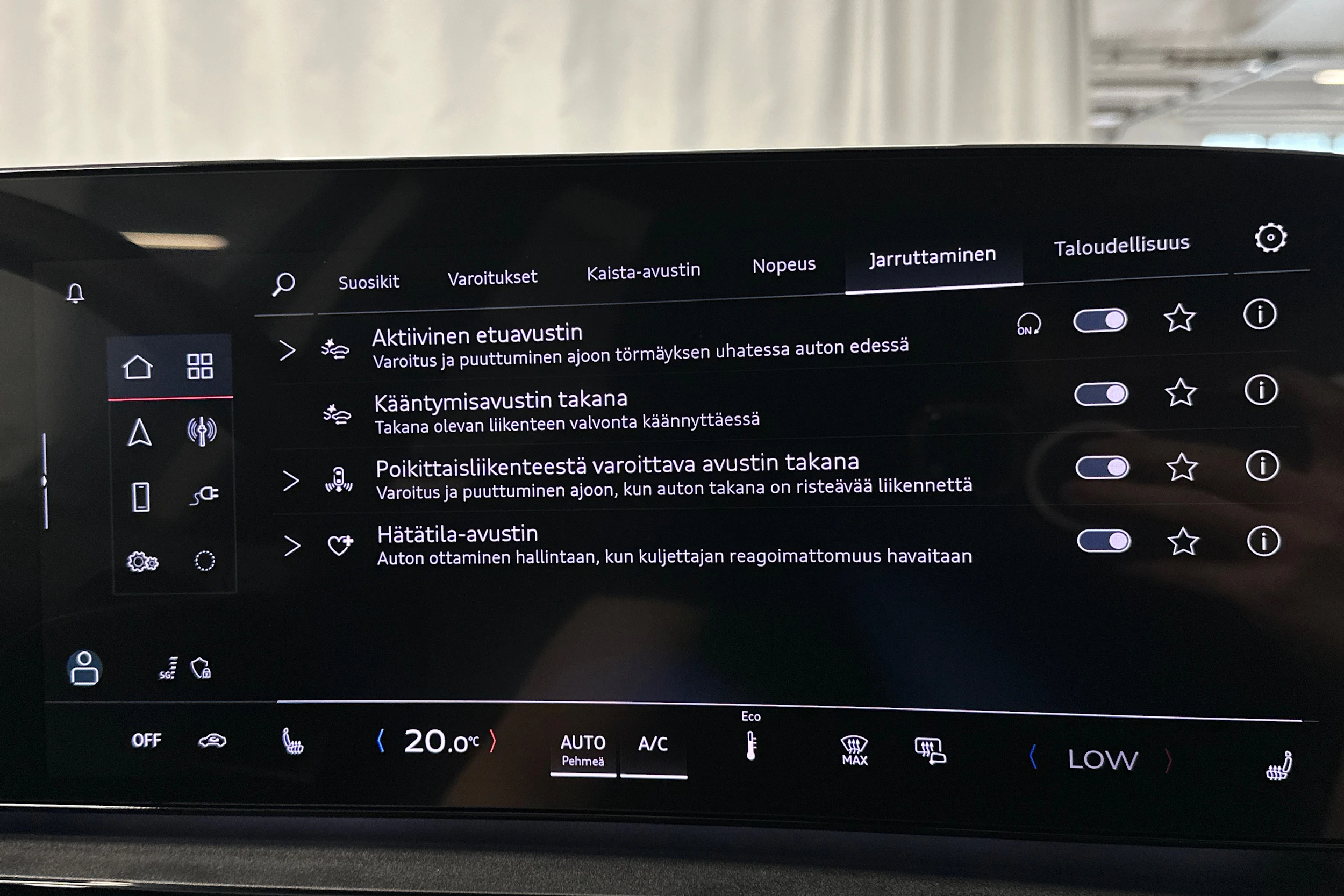 sininen Audi Q6 e-tron 2025 kuva 32.