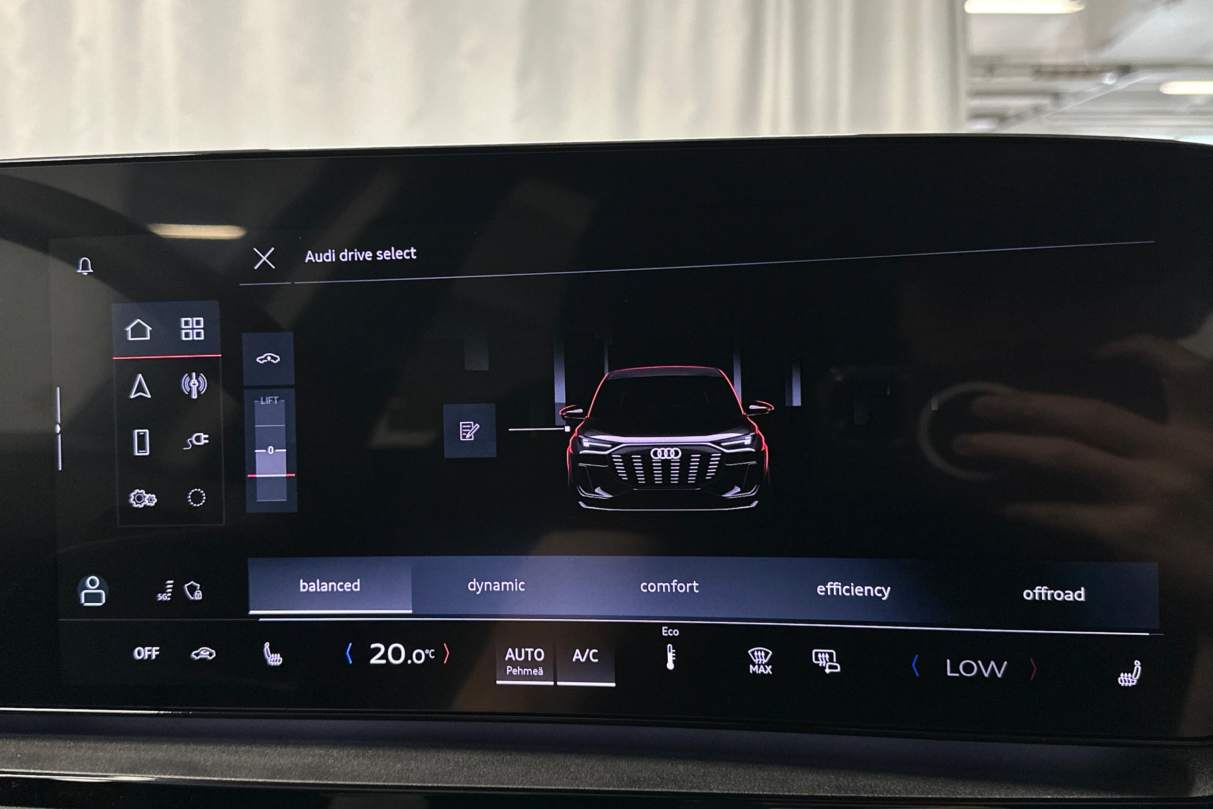 sininen Audi Q6 e-tron 2025 kuva 34.