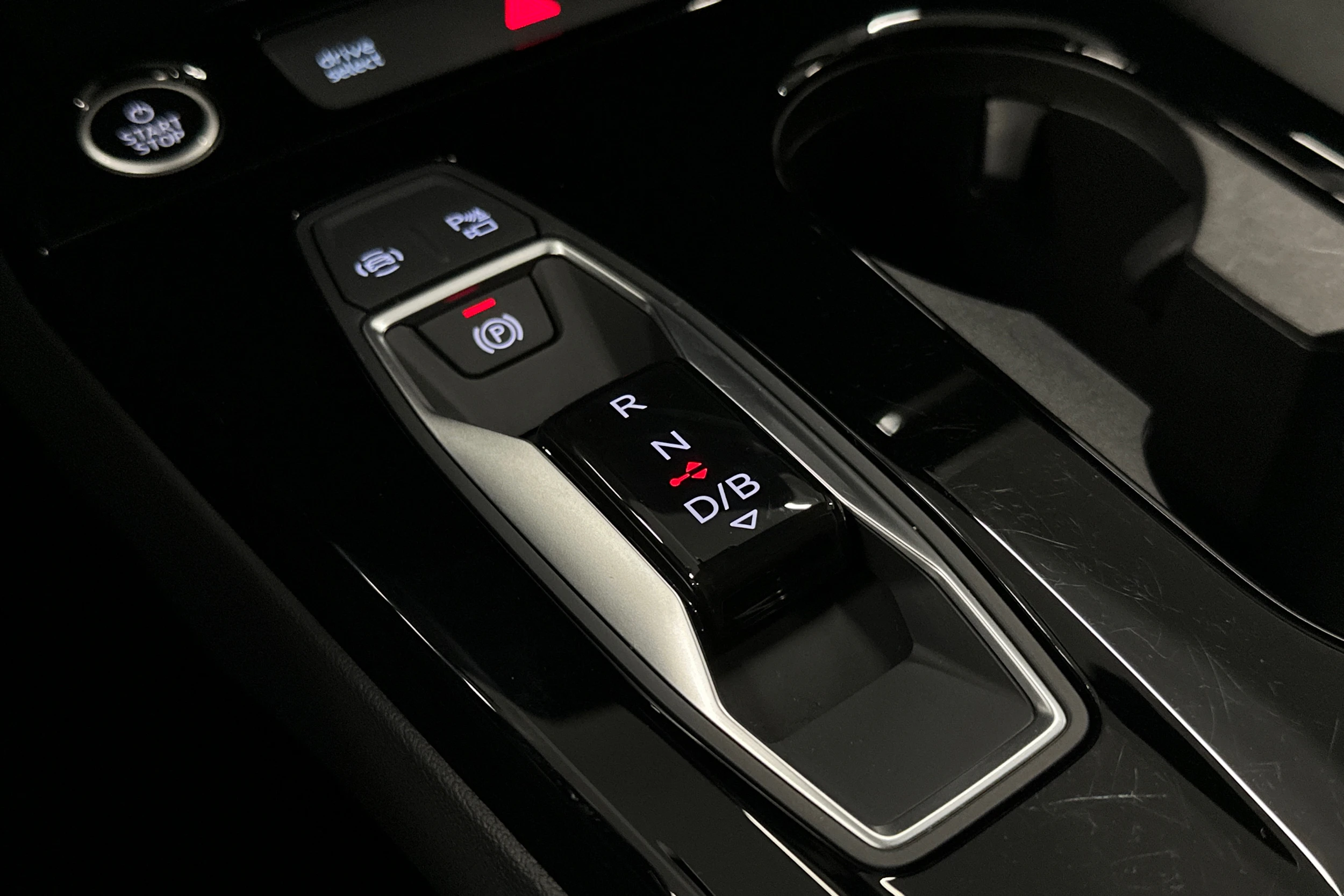 sininen Audi Q6 e-tron 2025 kuva 37.