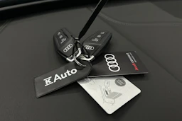 sininen Audi Q6 e-tron 2025 kuva 39.