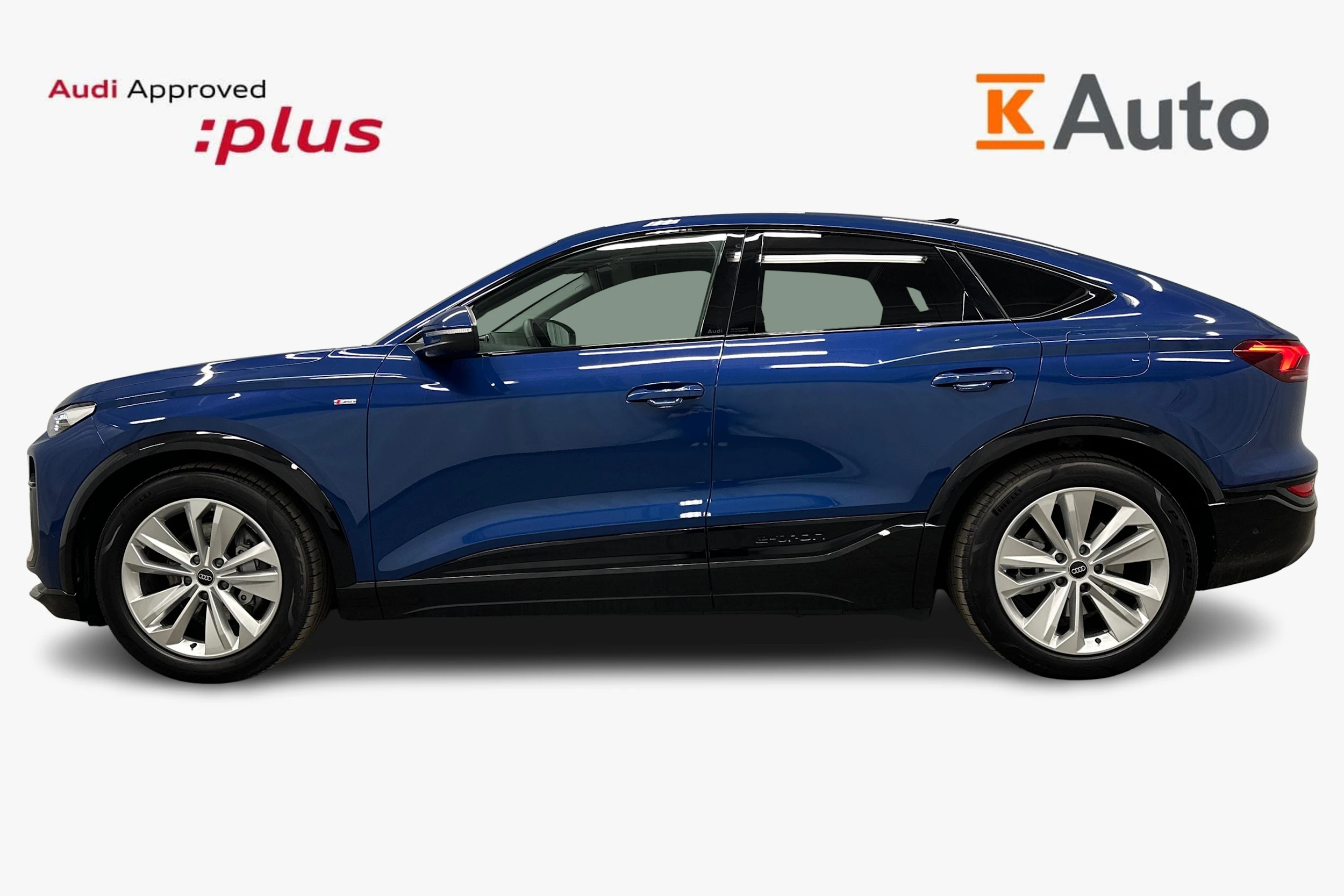 sininen Audi Q6 e-tron 2025 kuva 5.
