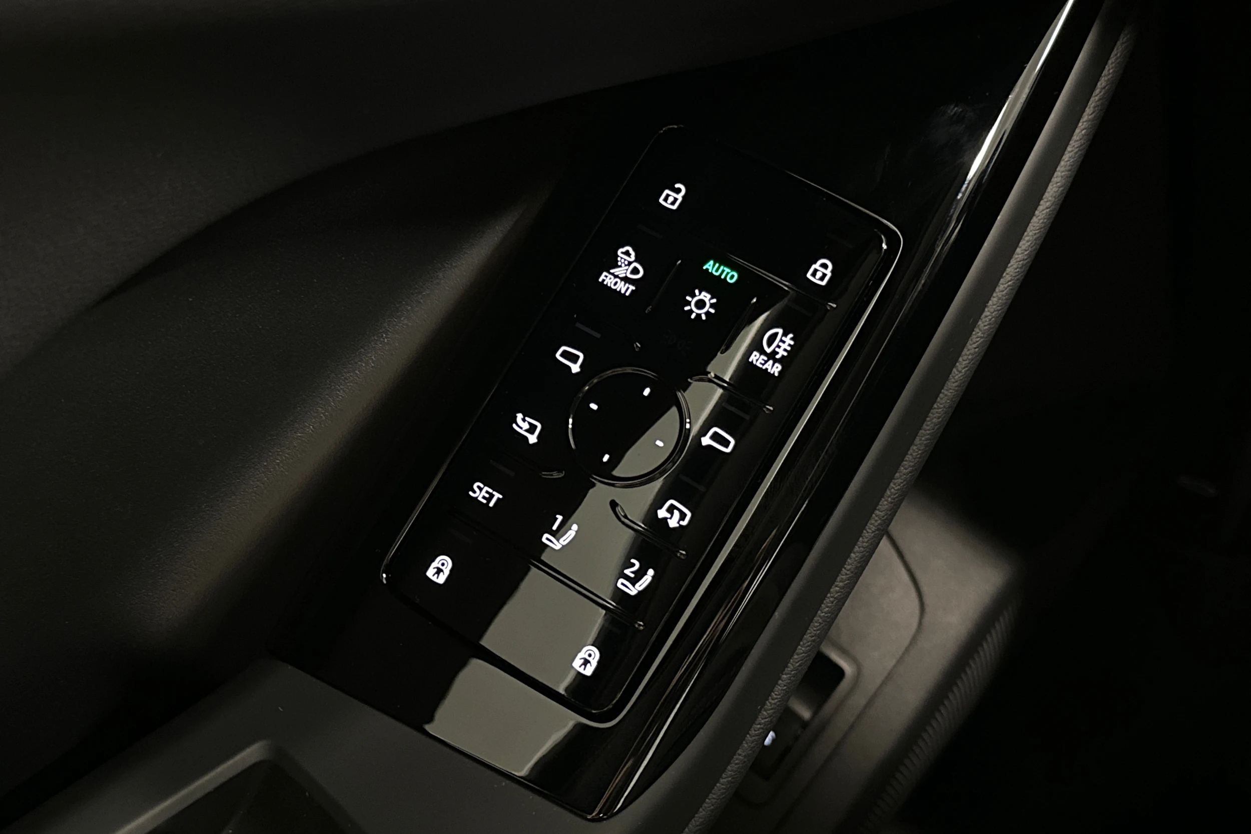 sininen Audi Q6 e-tron 2025 kuva 14.