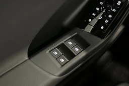 sininen Audi Q6 e-tron 2025 kuva 15.