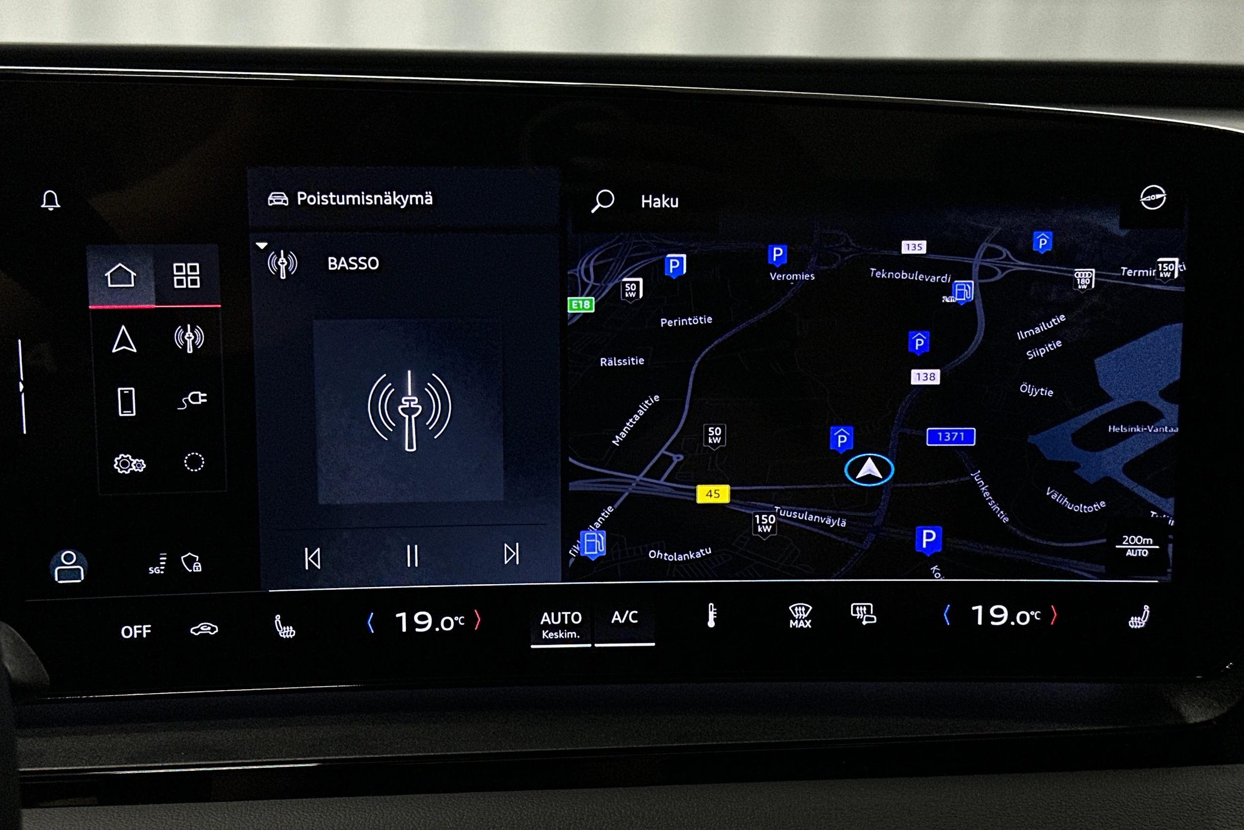 sininen Audi Q6 e-tron 2025 kuva 16.