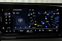 sininen Audi Q6 e-tron 2025 kuva 16.