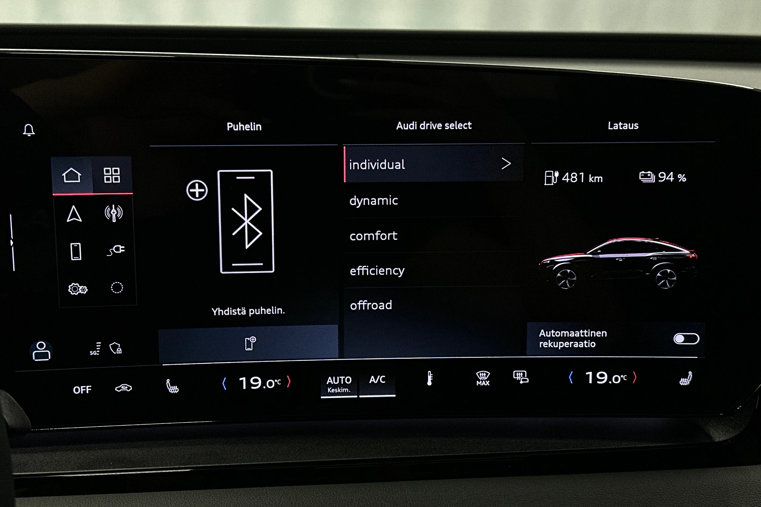 sininen Audi Q6 e-tron 2025 kuva 17.