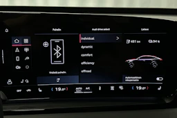 sininen Audi Q6 e-tron 2025 kuva 17.