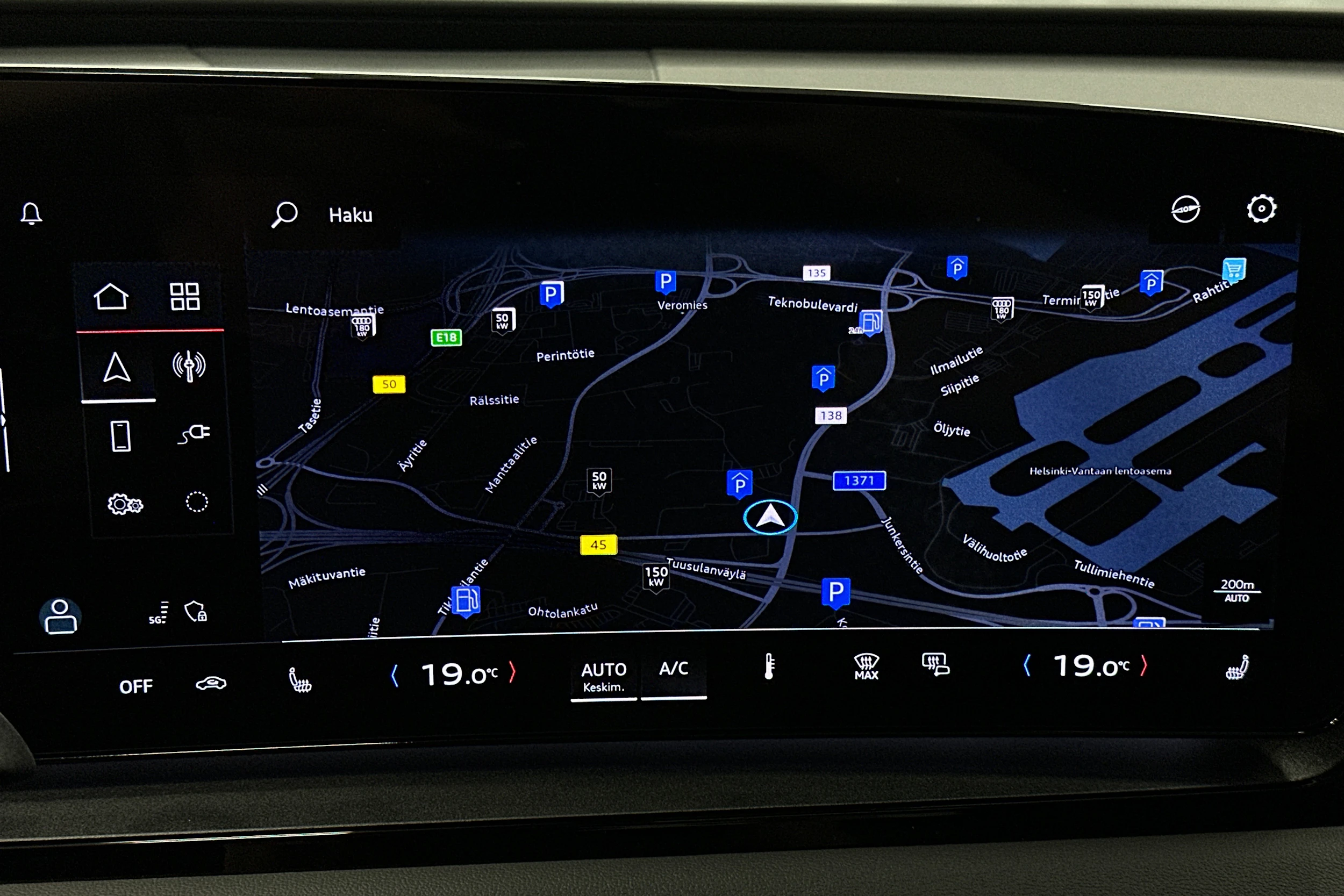 sininen Audi Q6 e-tron 2025 kuva 19.