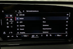 sininen Audi Q6 e-tron 2025 kuva 20.