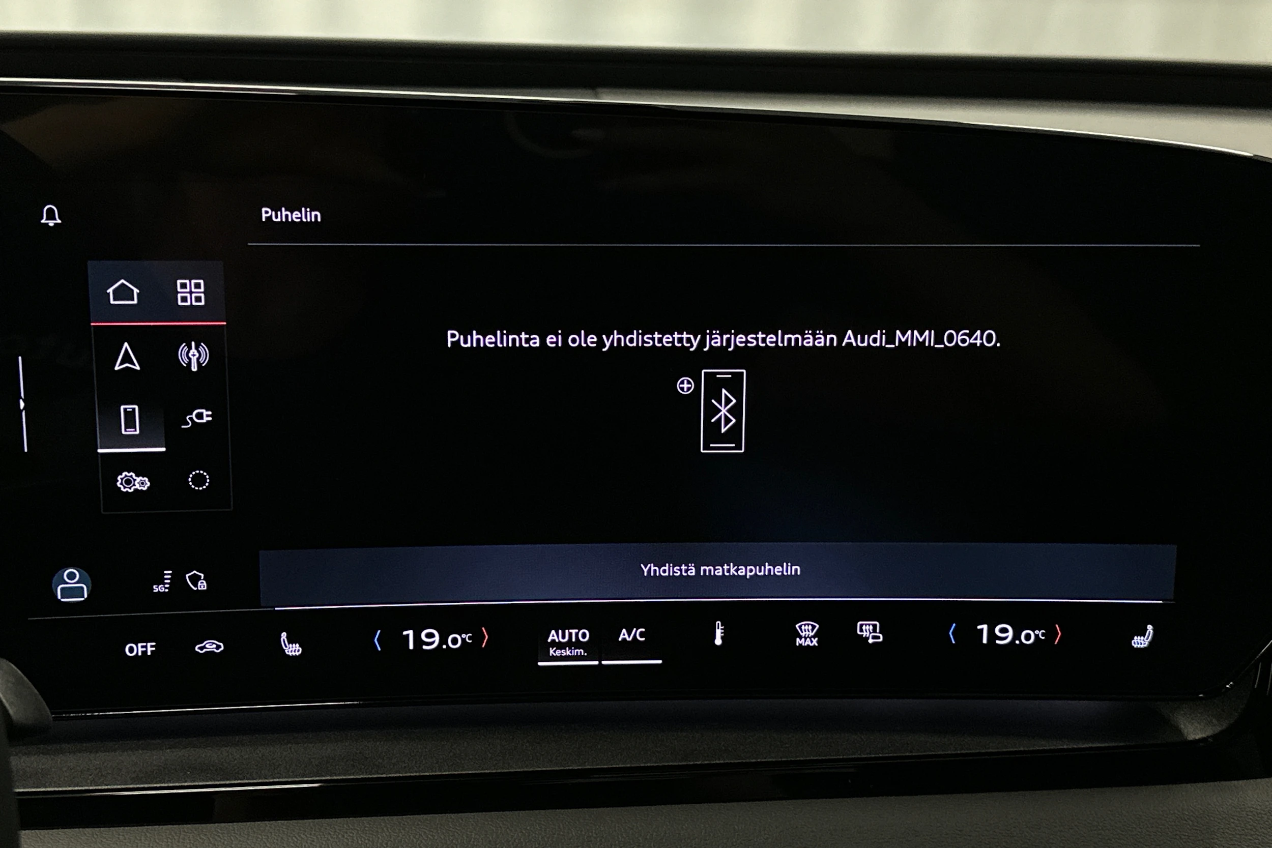 sininen Audi Q6 e-tron 2025 kuva 21.