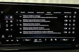 sininen Audi Q6 e-tron 2025 kuva 26.