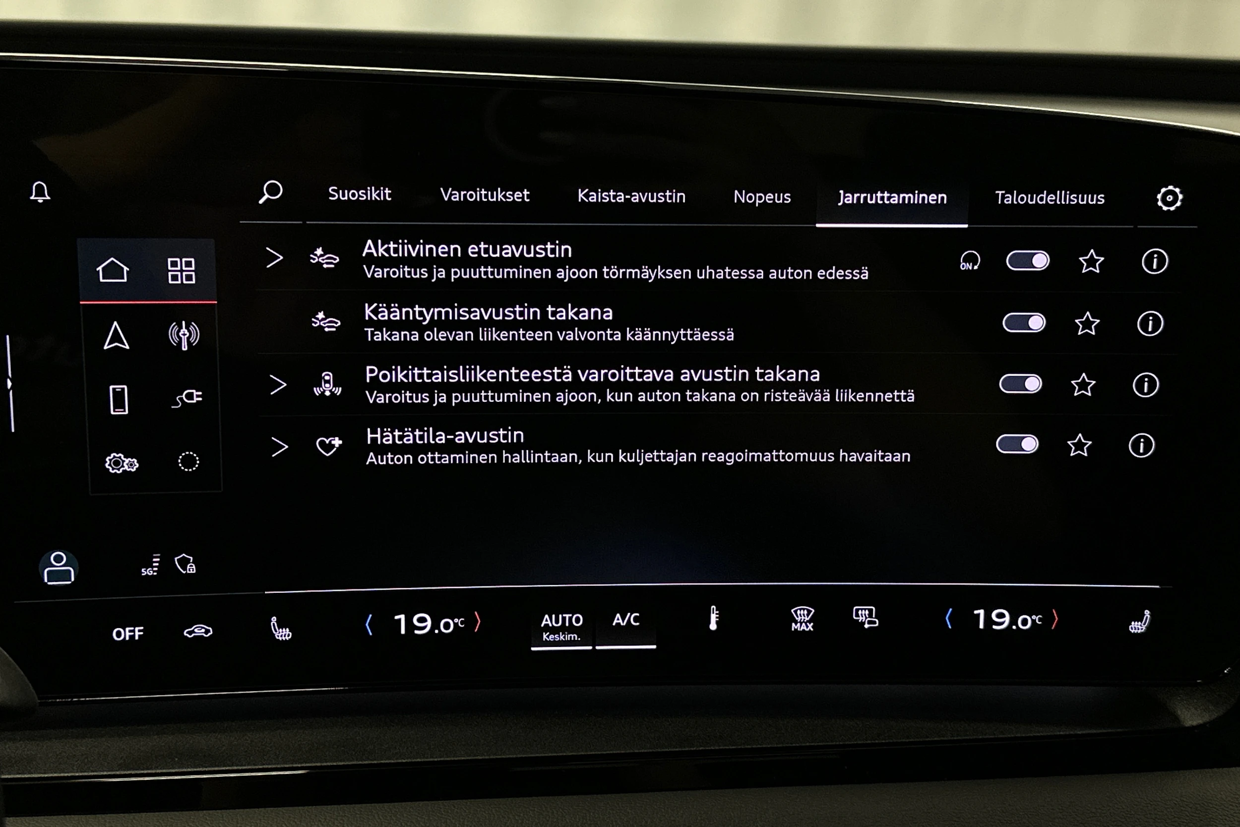 sininen Audi Q6 e-tron 2025 kuva 27.