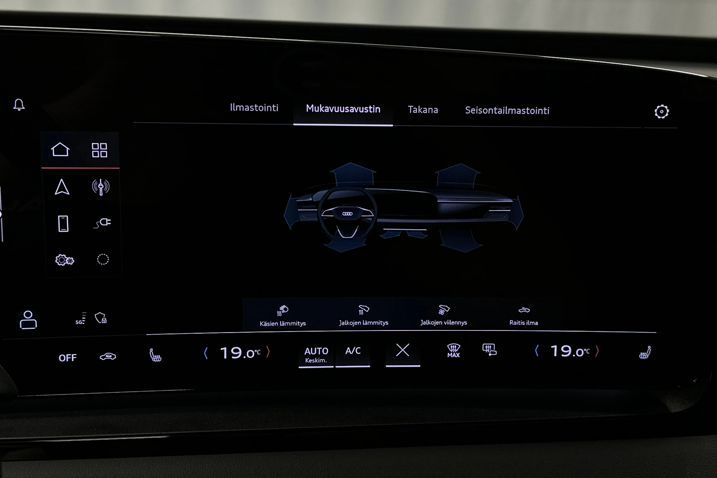 sininen Audi Q6 e-tron 2025 kuva 30.