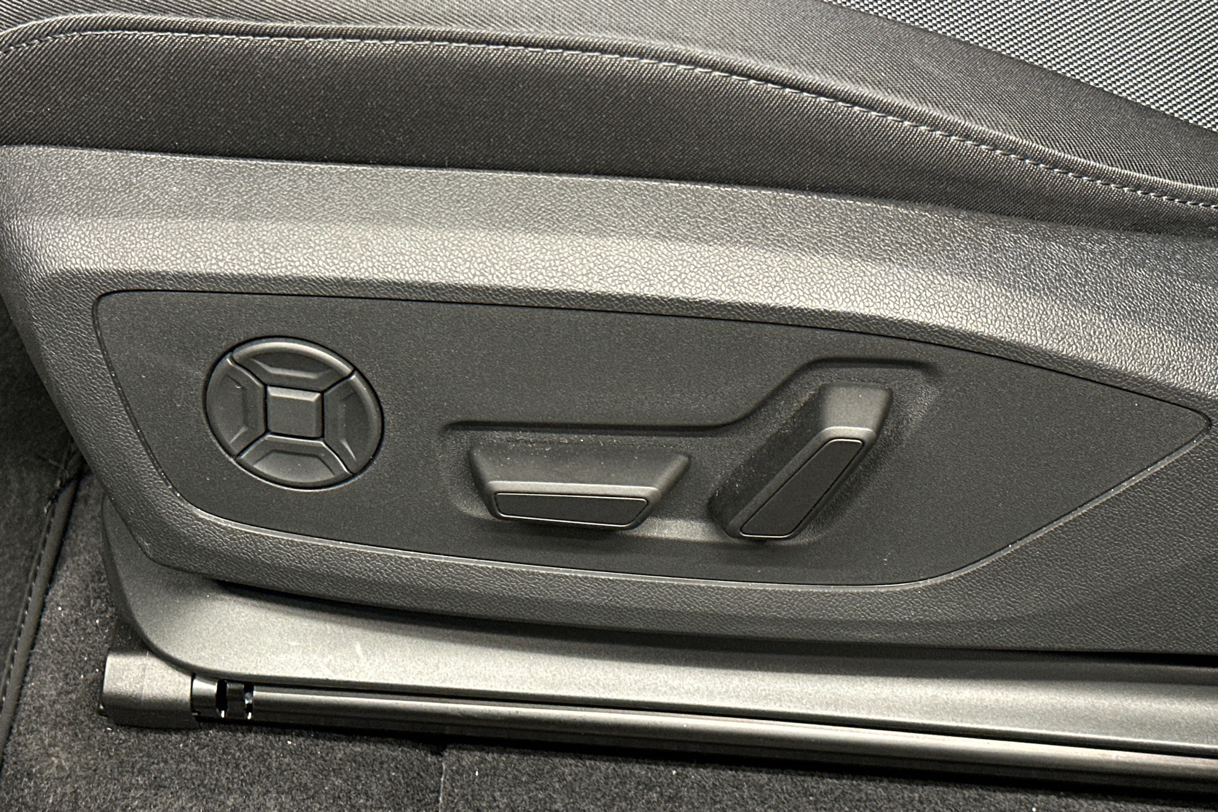sininen Audi Q6 e-tron 2025 kuva 35.