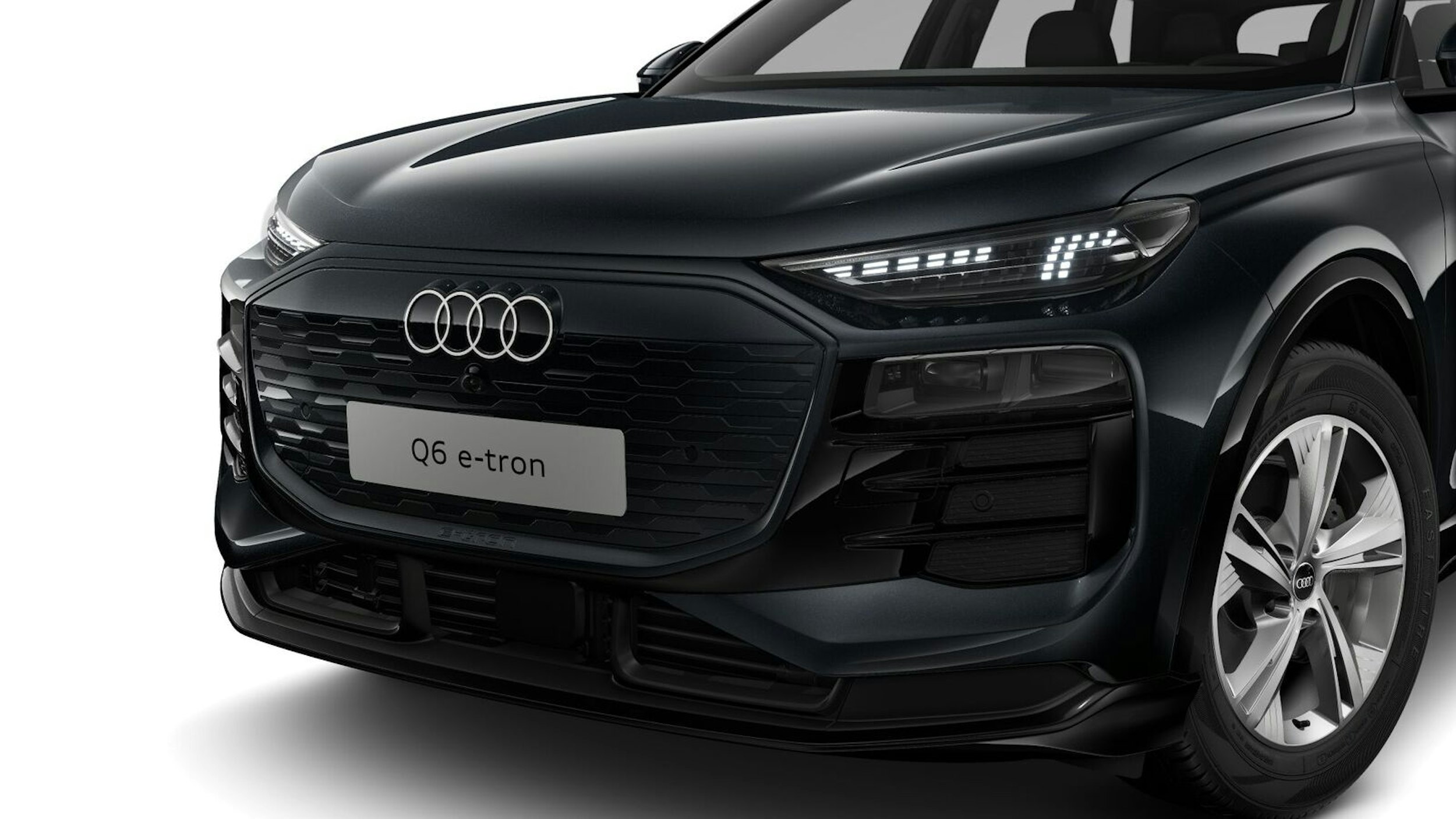 harmaa Audi Q6 e-tron 2025 kuva 2.