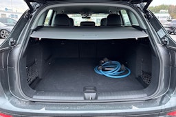 harmaa Audi Q6 e-tron 2025 kuva 21.