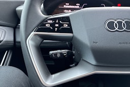 harmaa Audi Q6 e-tron 2025 kuva 23.