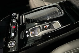 met. sininen Audi Q6 e-tron 2025 kuva 15.