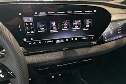 met. sininen Audi Q6 e-tron 2025 kuva 16.