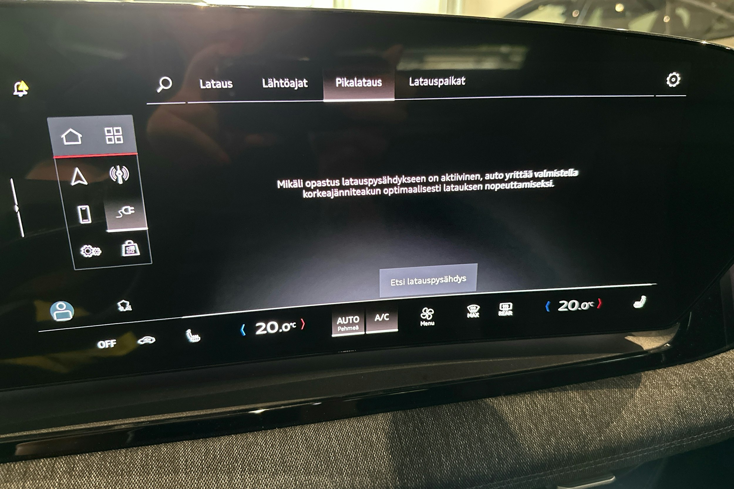 met. sininen Audi Q6 e-tron 2025 kuva 20.