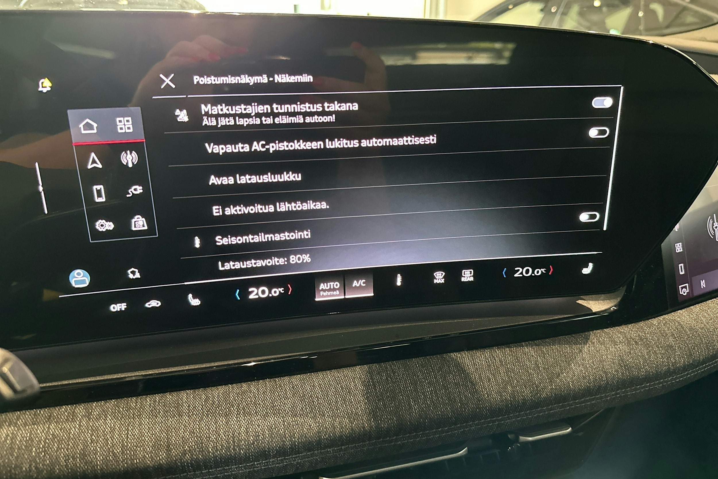 met. sininen Audi Q6 e-tron 2025 kuva 22.