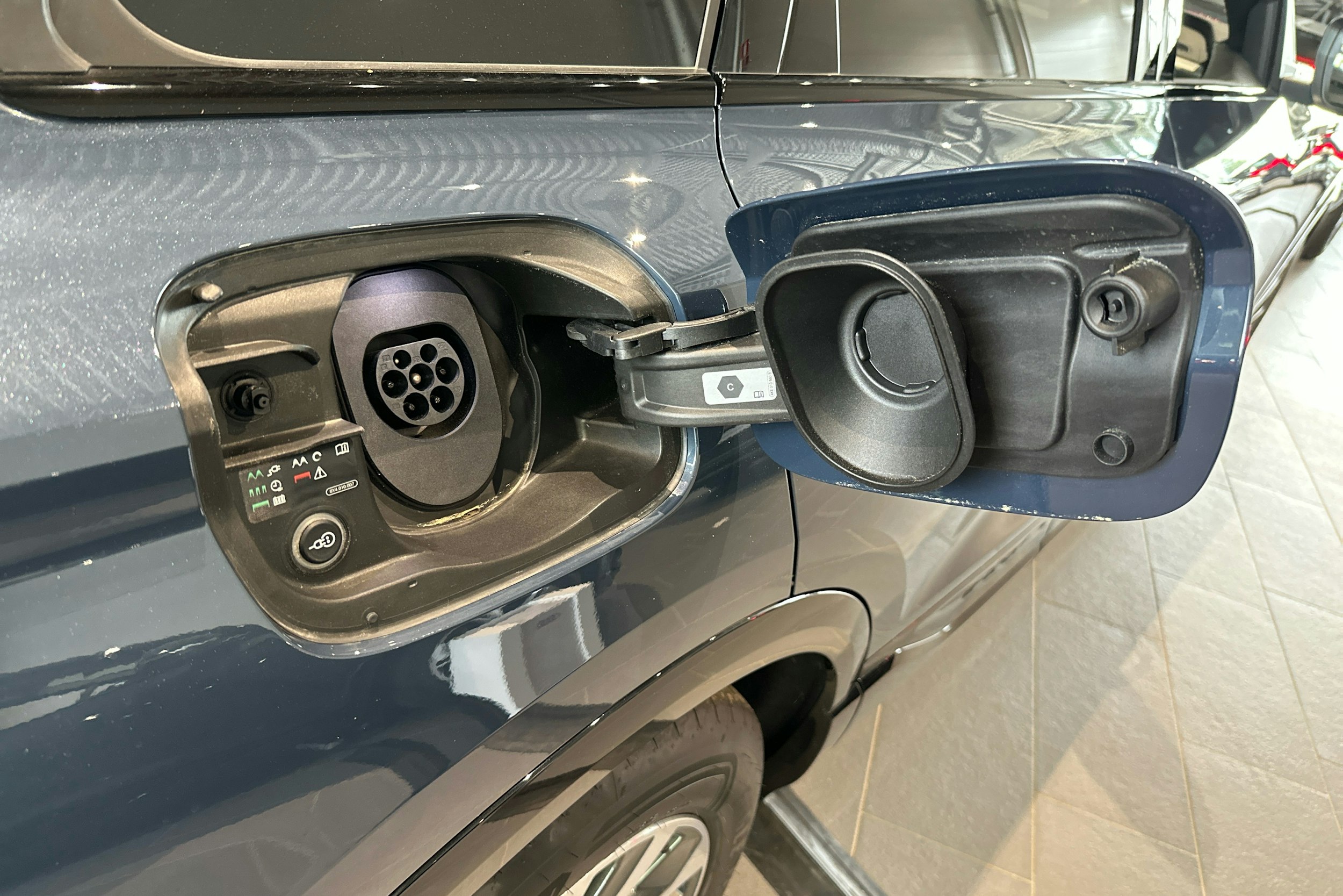 met. sininen Audi Q6 e-tron 2025 kuva 25.